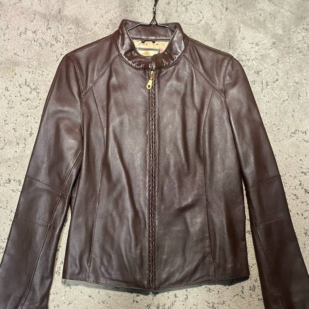 Wilson’s Leather Women’s size large Leather Jacket Comfy Fall Stylish Jacket